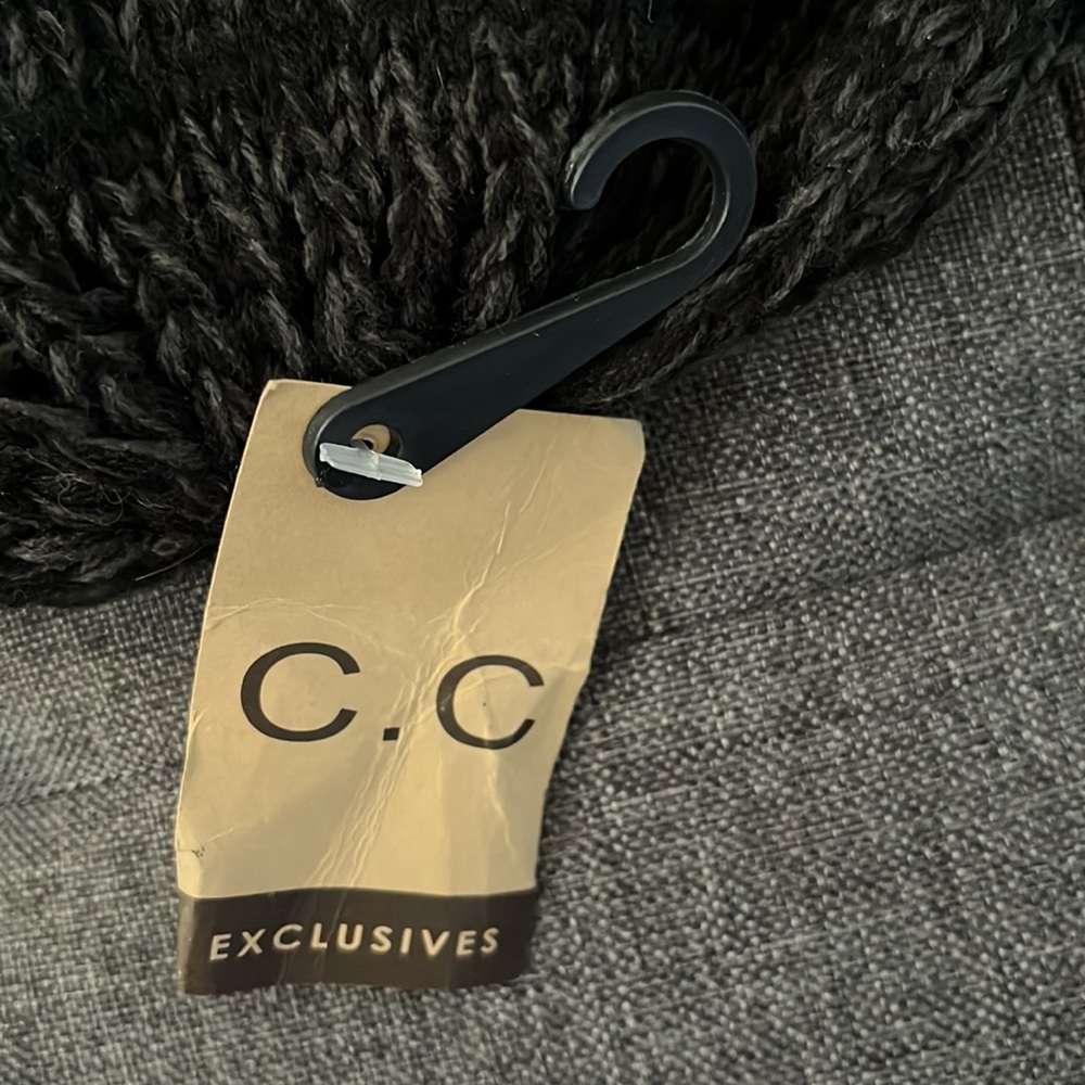 NWT C.C. | Knit beanie | Black/Charcoal | One Size - Picture 4 of 7